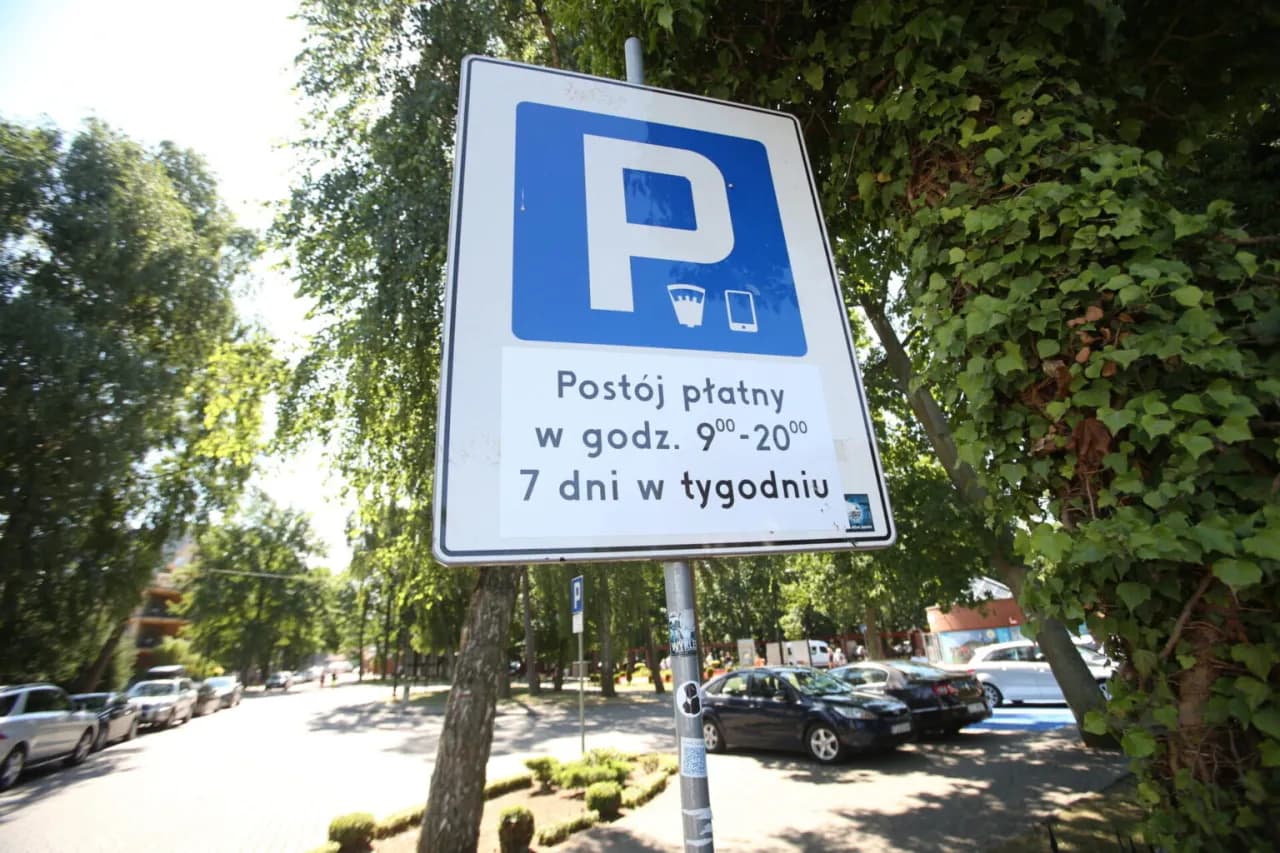 Czy niepełnosprawni płacą za parking prywatny? Oto ważne informacje