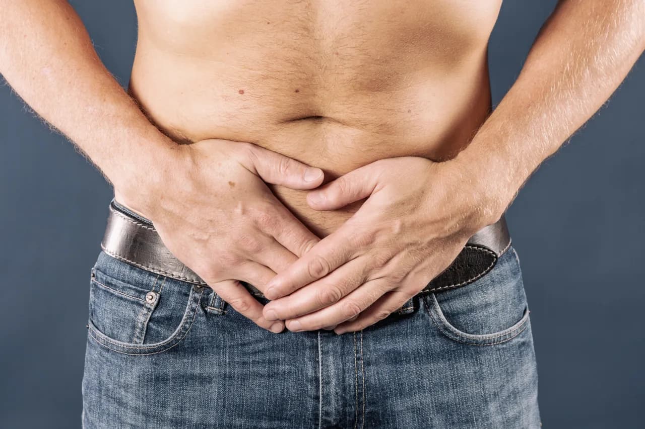 Naciągnięty mięsień brzucha czy przepuklina - jak rozpoznać różnice i objawy